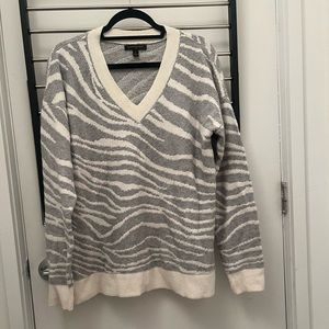 Banana Republic Animal Print sweater. Cotton blend. Size large.